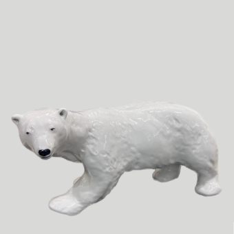  Скульптура «Белый медведь», Россия, 2022 г., И. Асиновский